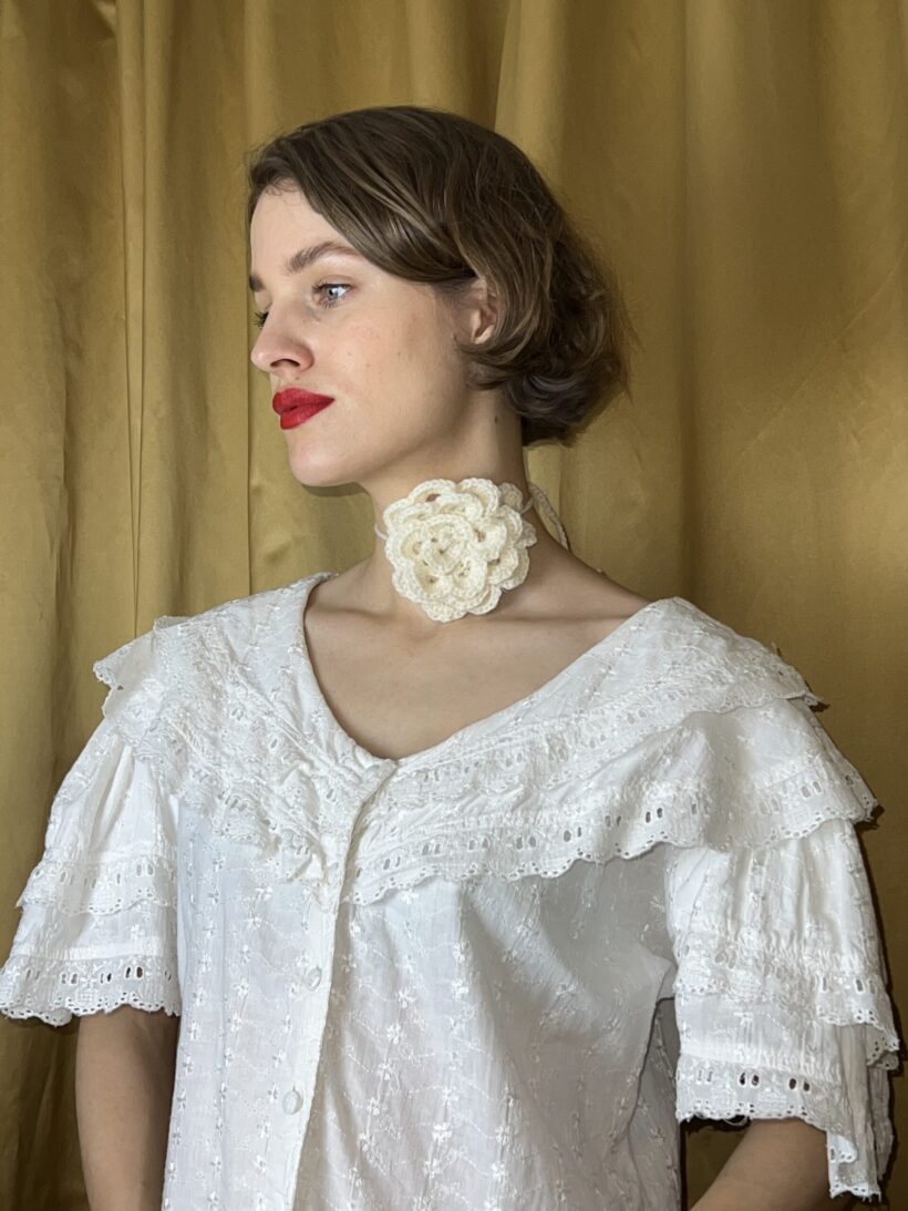 White wool rose - Image 2
