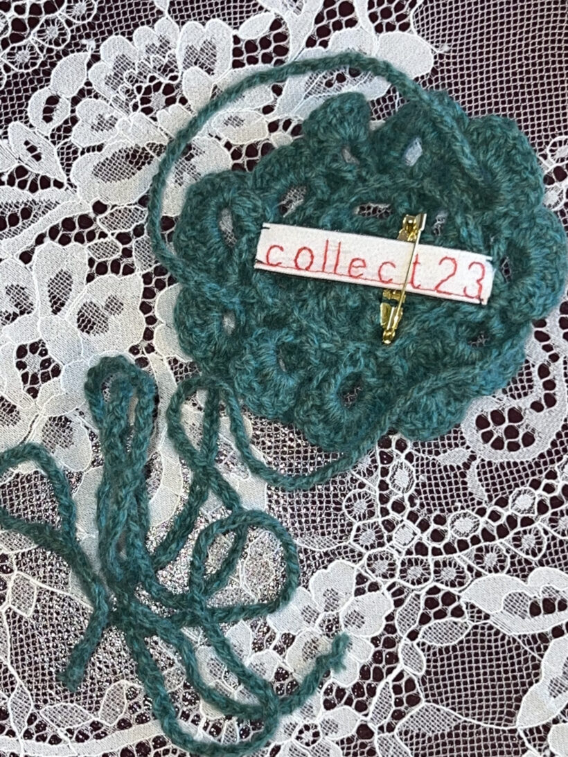 Turquoise wool rose - Image 2