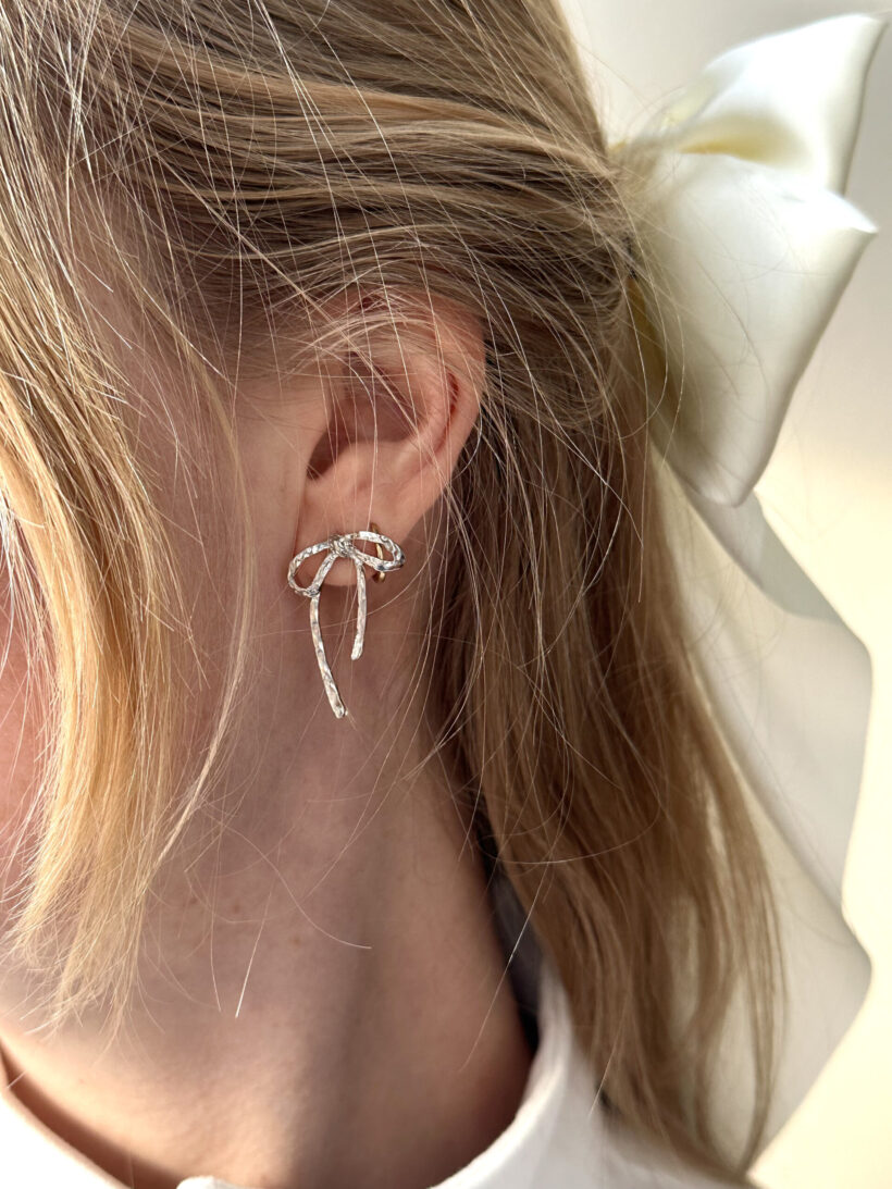 Ear bows